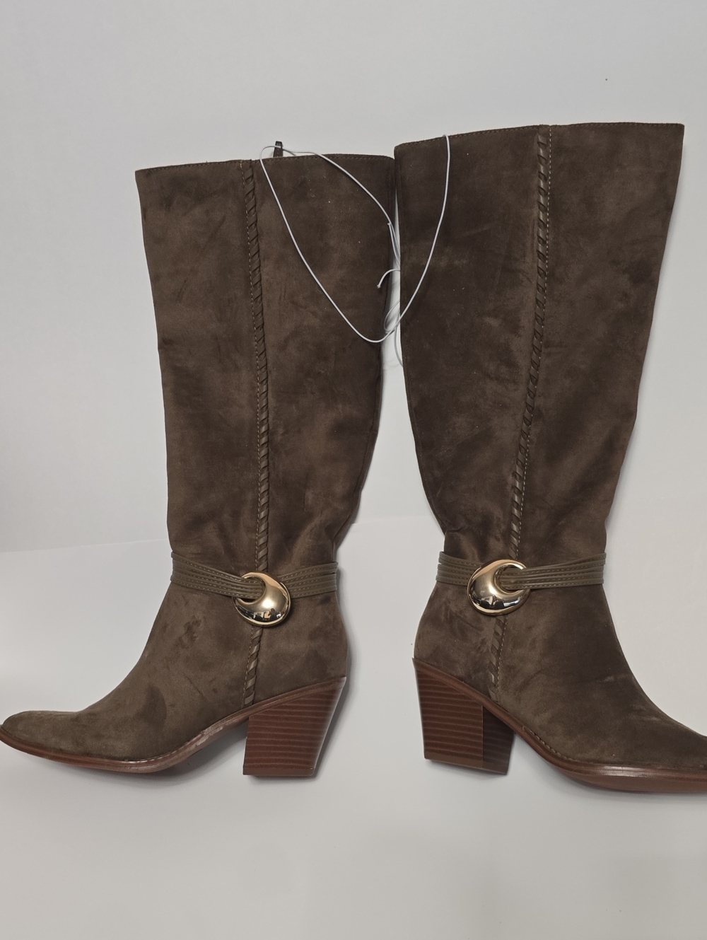 Knee-High Suede Brown Heeled Boots with Gold Accent Universal Thread Size 8